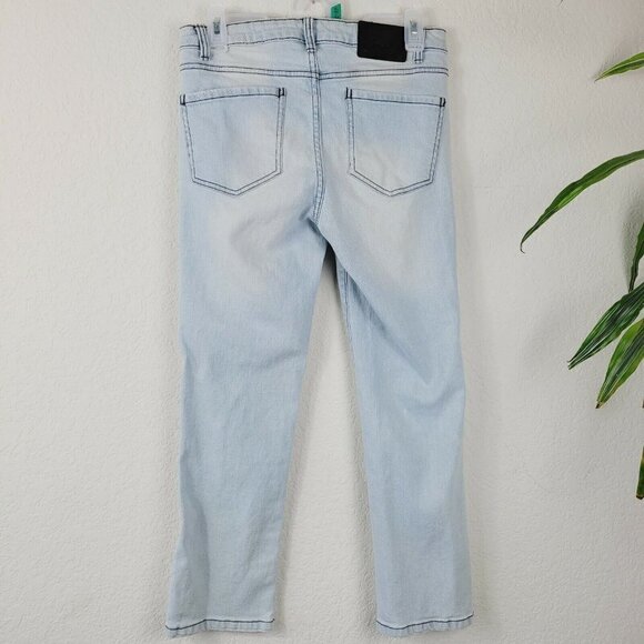 DKNY Sz 27 Women's Ankle Jeans Intentional Distressing Light Wash Mid Rise VGC - Picture 3 of 12